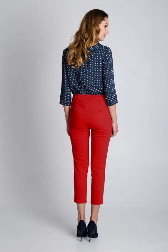 Czerwone spodnie cygaretki
