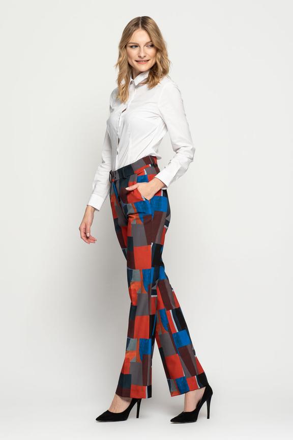 Efektowne spodnie w kant