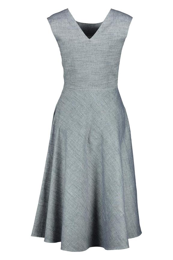 Rozkloszowana sukienka bez rękawów