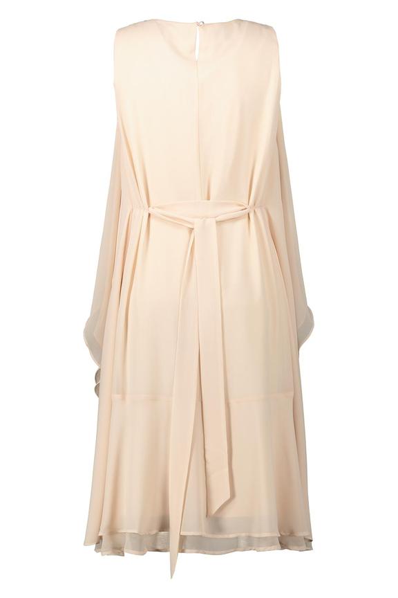 Sukienka z ozdobnymi falbanami