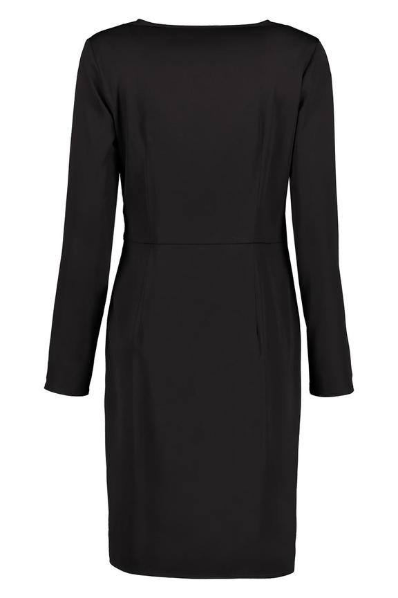 Czarna sukienka z kopertowym dekoltem