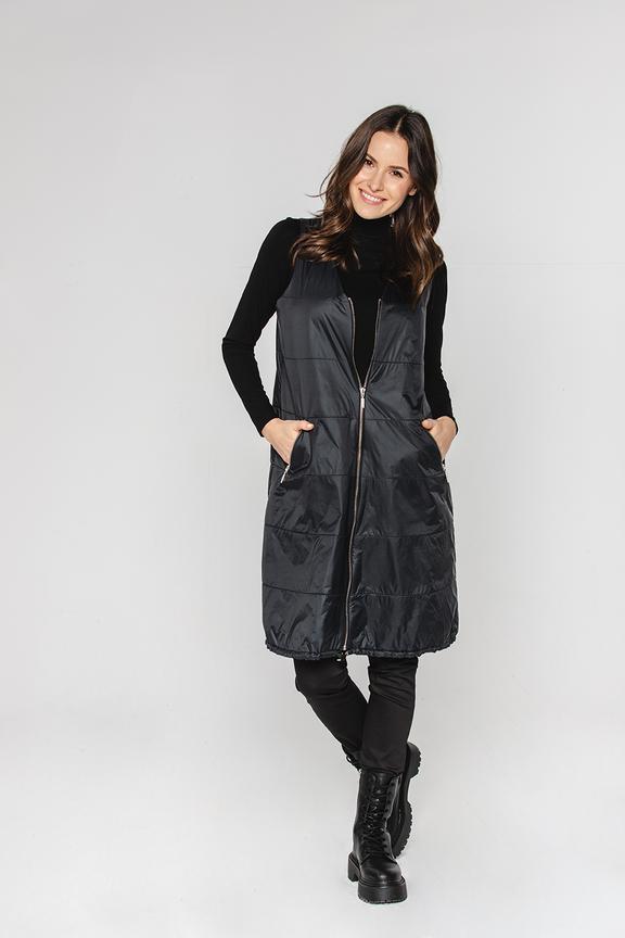 Pikowana sukienka-kamizelka ściągana na dole