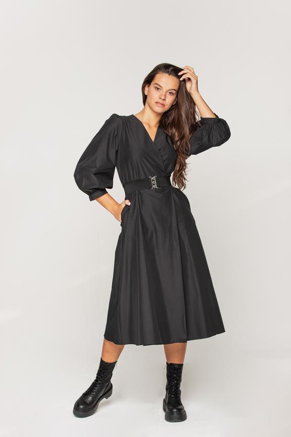 Czarna kopertowa sukienka