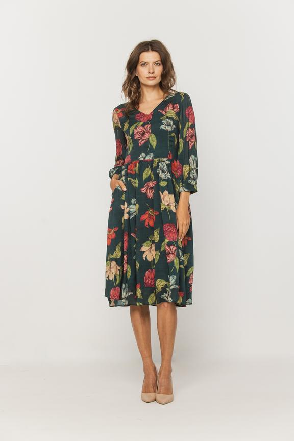 Sukienka marszczona w talii z jedwabistej wiskozy