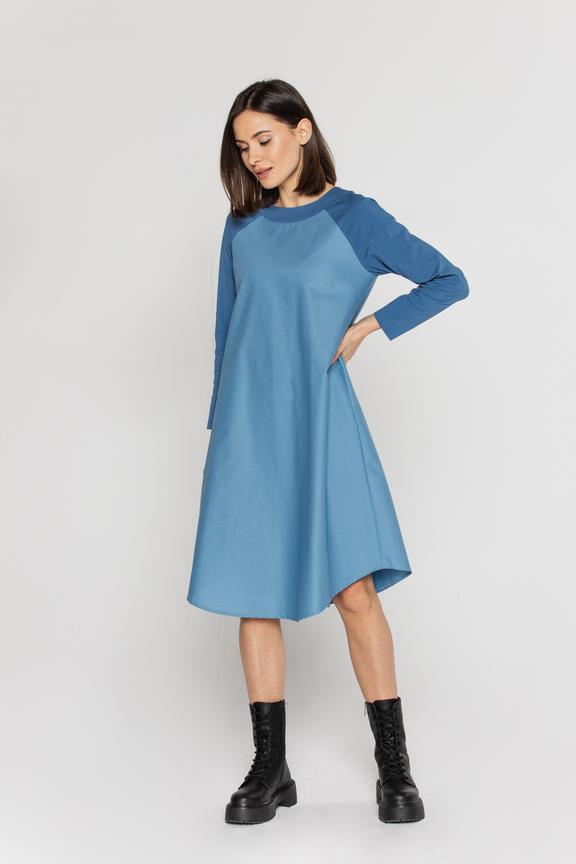 Luźna sukienka z reglanowymi rękawami