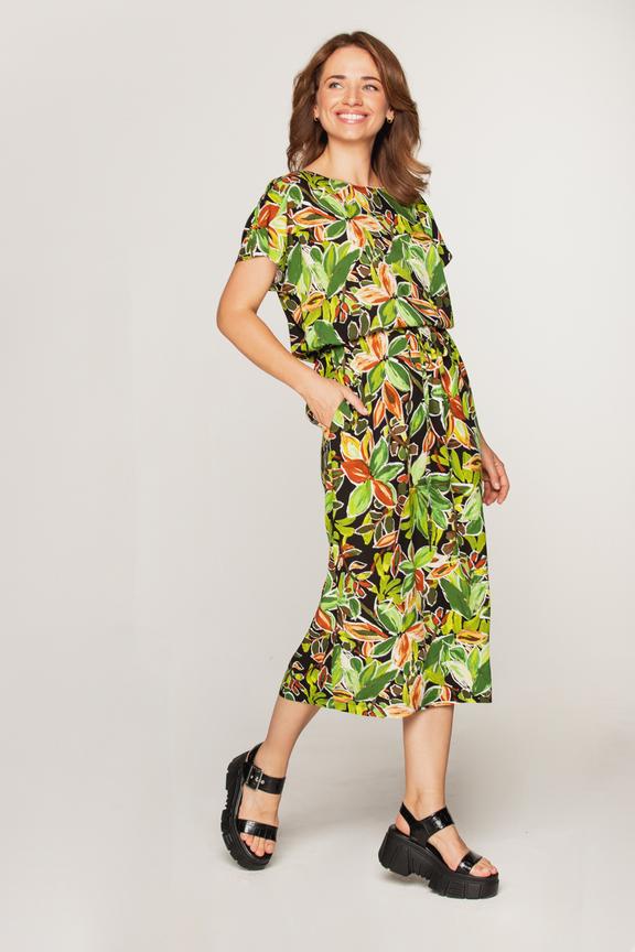 Sukienka ściągana w talii