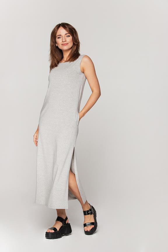 Dzianinowa prosta sukienka z wycięciem na plecach