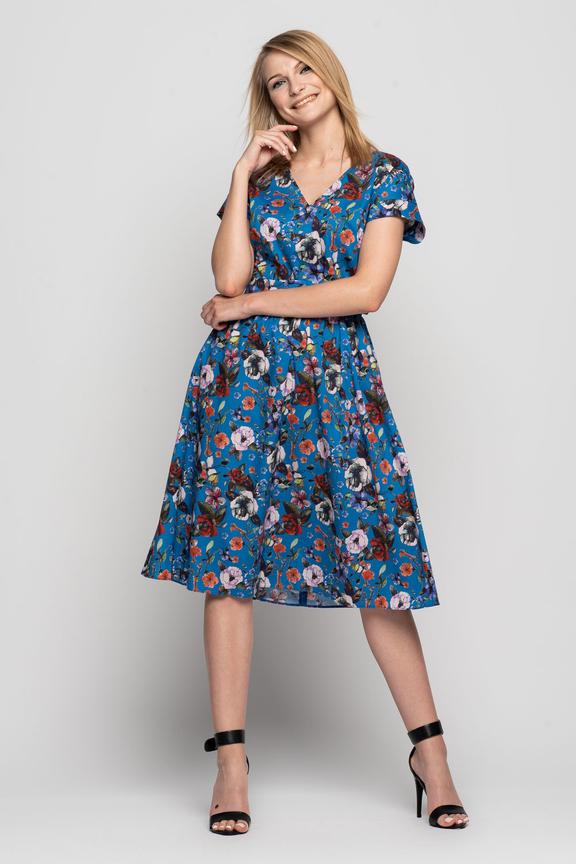 Sukienka w kwiaty z paskiem i klamrą