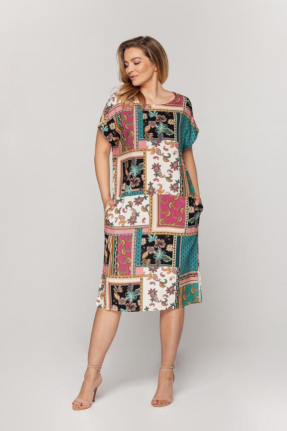 Simple kimono dress with pockets