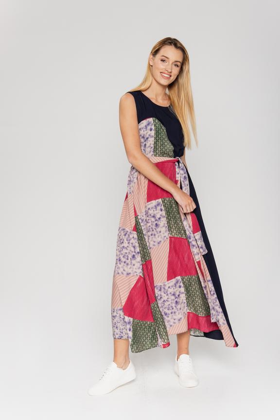 Wiskozowa asymetryczna sukienka z paskiem