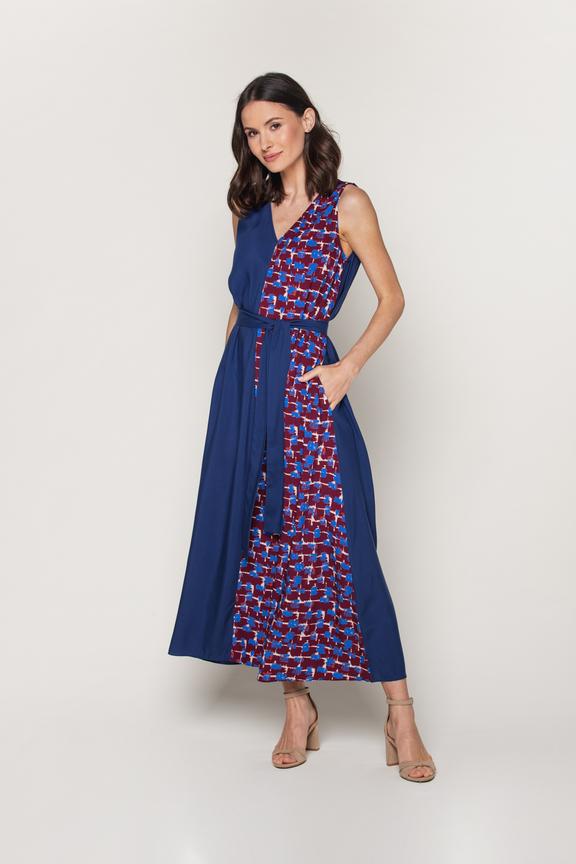 Sukienka z dekoltem v-neck