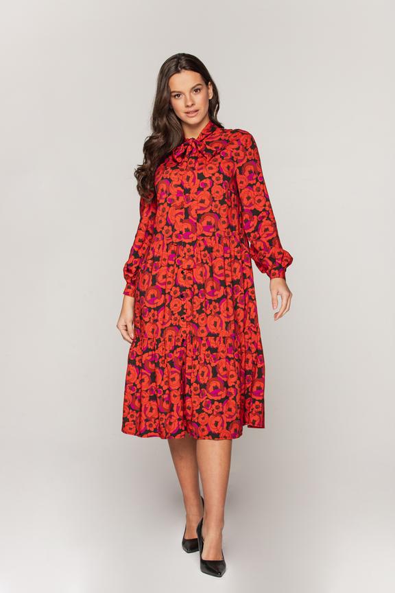 Sukienka za kolano z motywem kwiatów