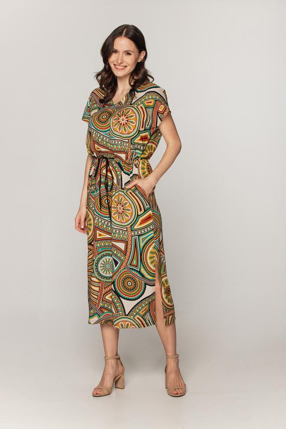 Dress with pockets on the sides