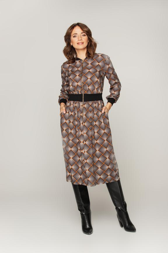 Sukienka o kroju bomberki