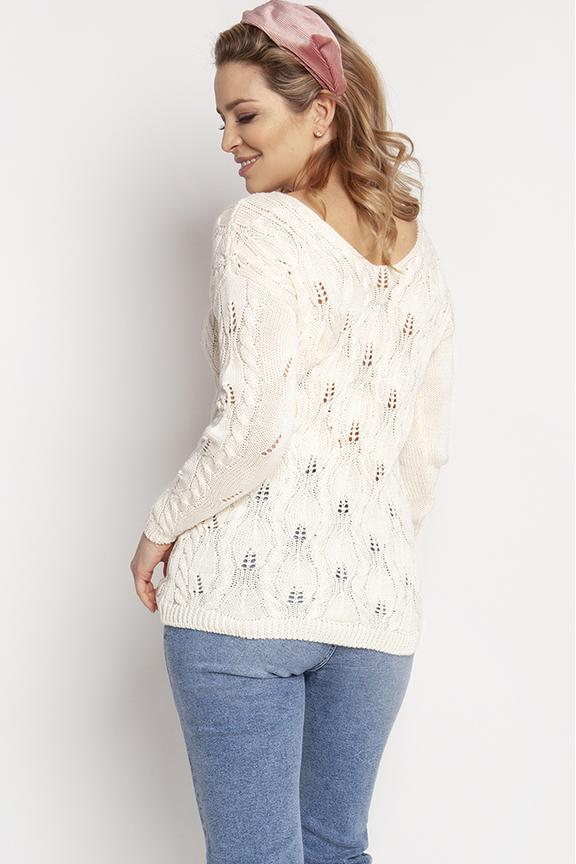 Biały sweter o ażurowym splocie