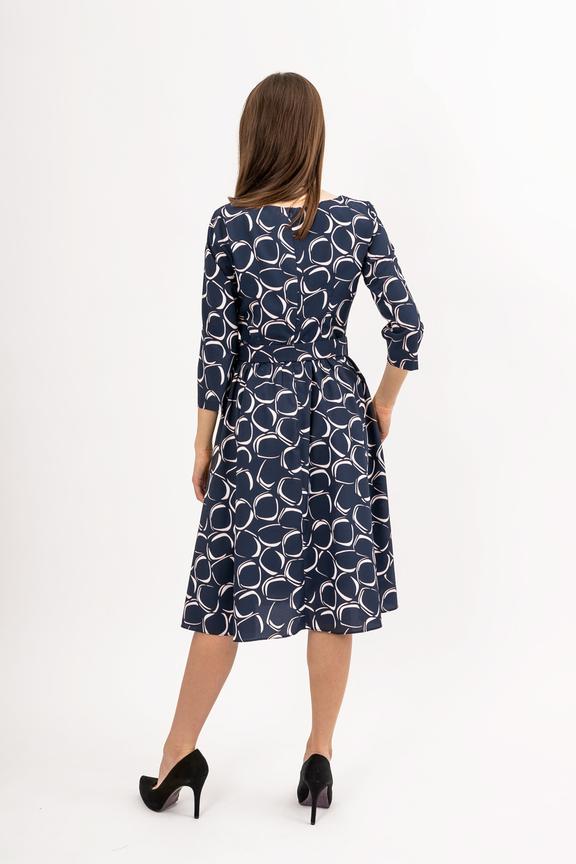 Szafirowa sukienka z paskiem