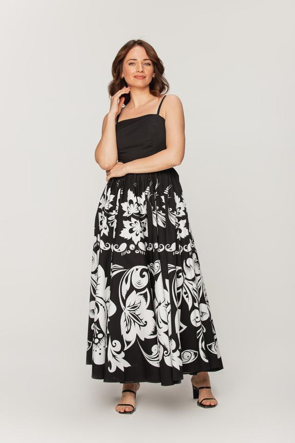 Szykowna sukienka na ramiączkach