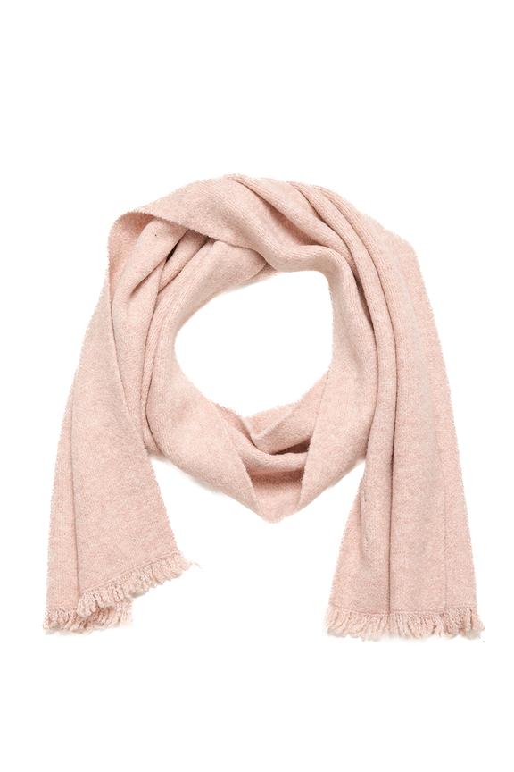 Wełniany jasnoróżowy szal z miękkiej dzianiny