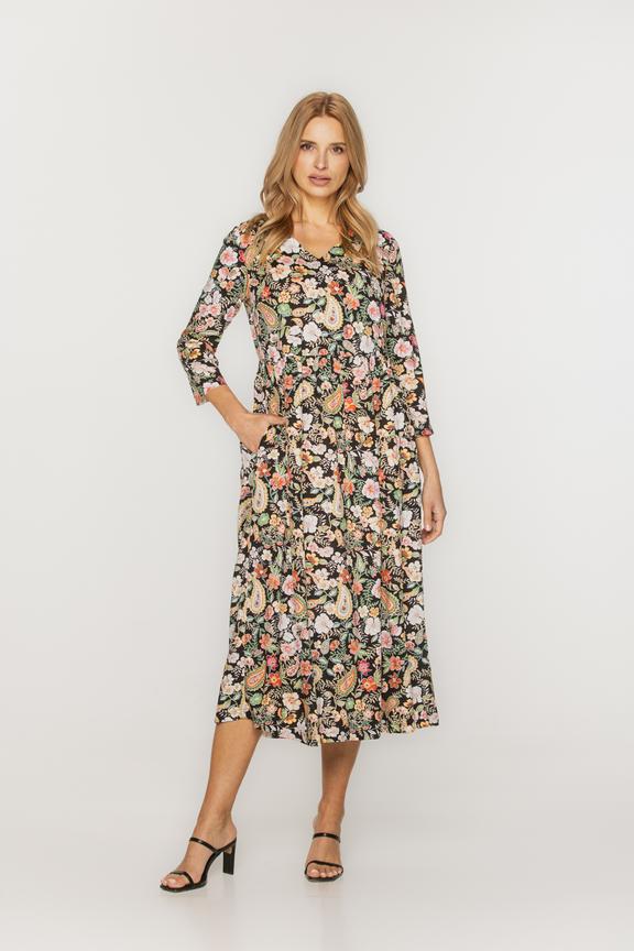 Wiskozowa sukienka w kwiaty na czarnym tle