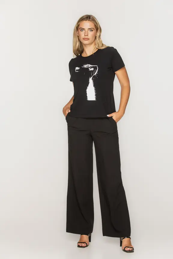 Wygodny czarny t-shirt z wizerunkiem kota