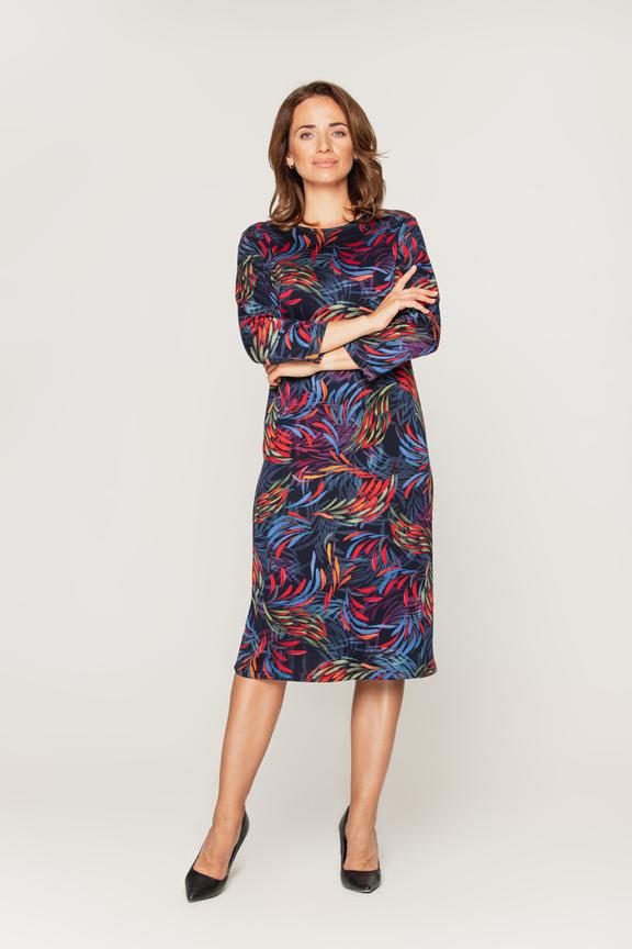 Wzorzysta sukienka z dzianiny sweterkowej