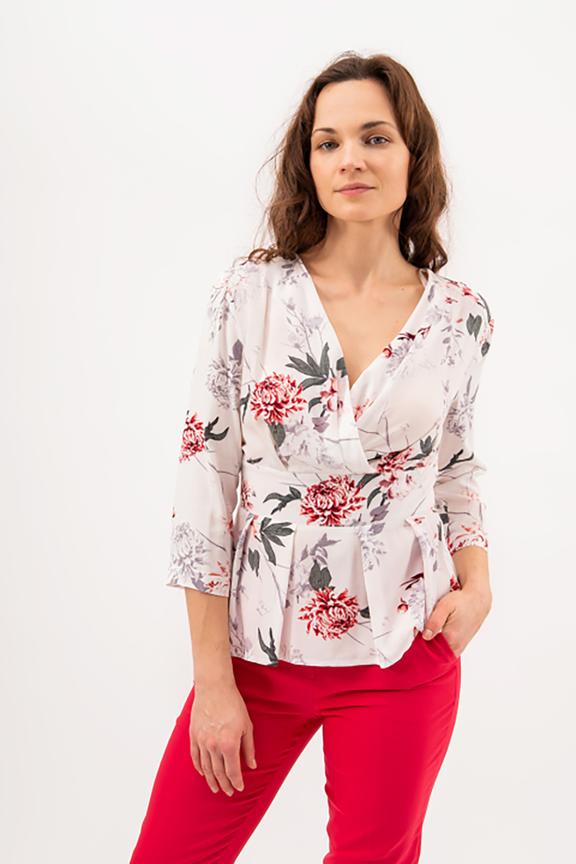 Zakładana bluzka z paskiem w talii