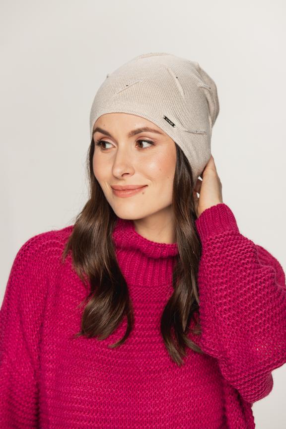 Decorated light gray cap