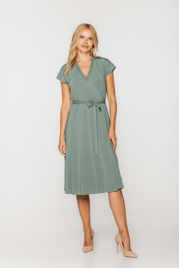 Zielona modalowa sukienka w kopertowym stylu