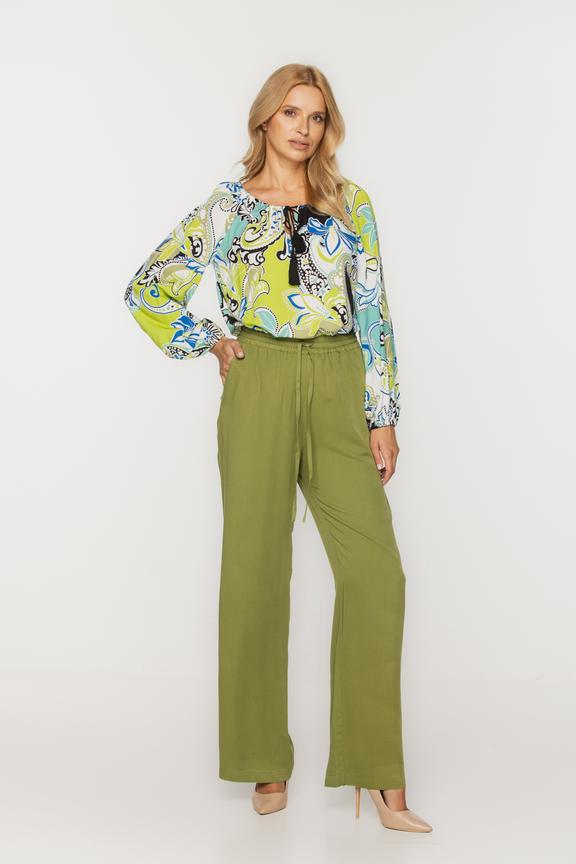 Zielone spodnie ściągane w pasie