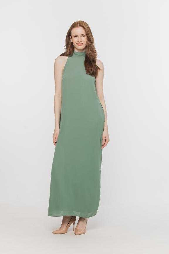 Zwiewna szałwiowa dwuwarstwowa sukienka ze stójką