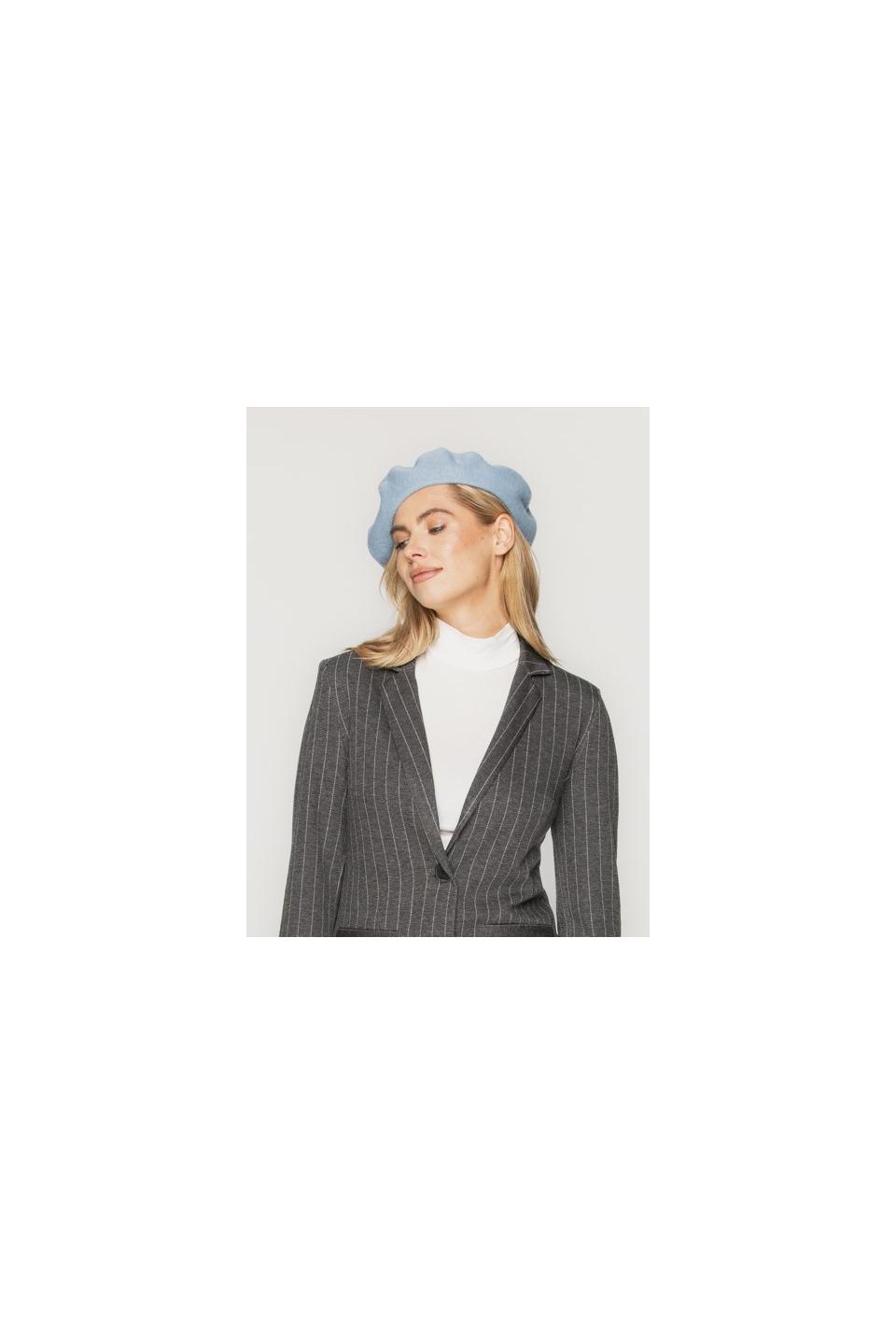 Błękitny beret z wełny