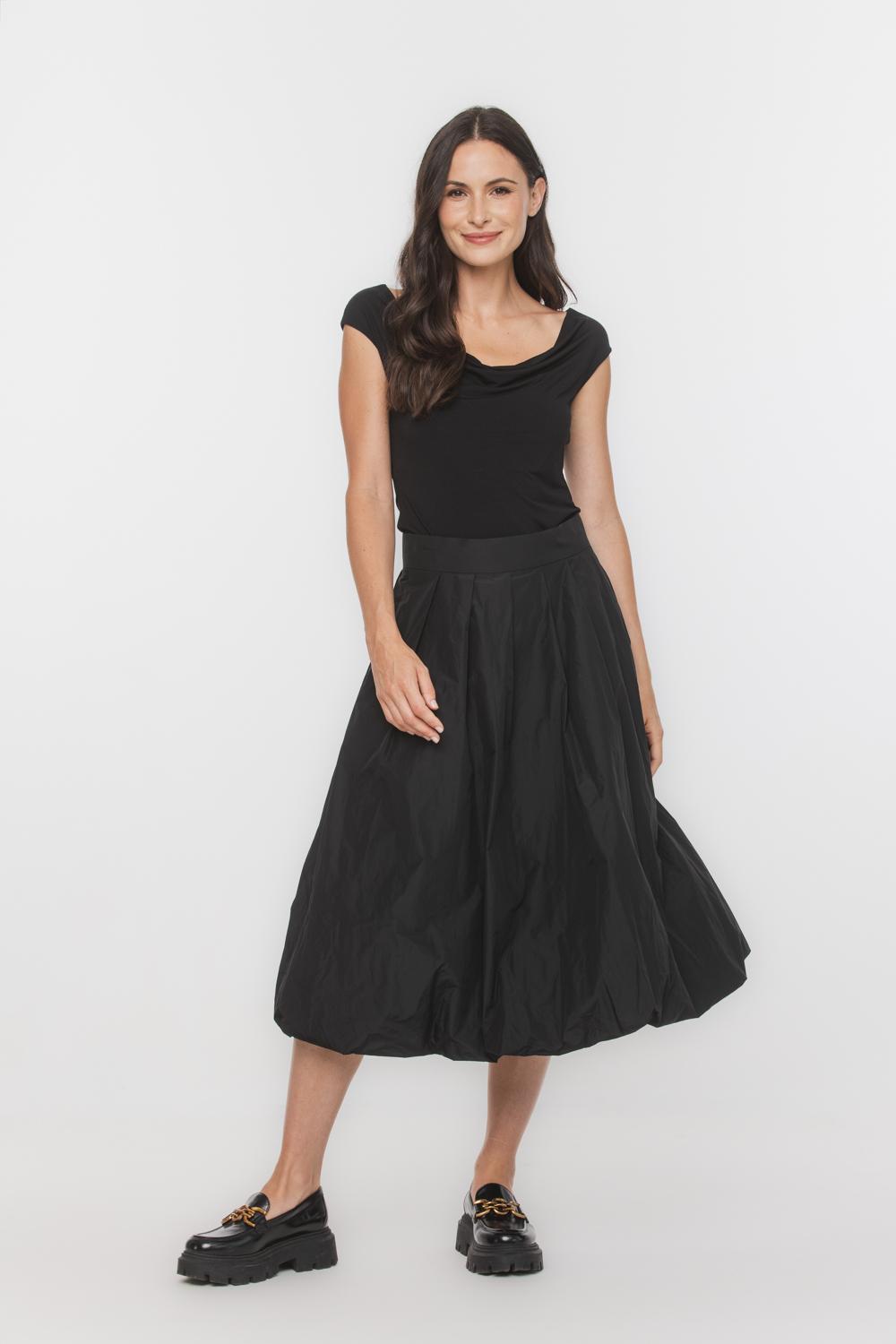 Black taffeta bubble skirt with pleats and pockets | Bialcon.pl